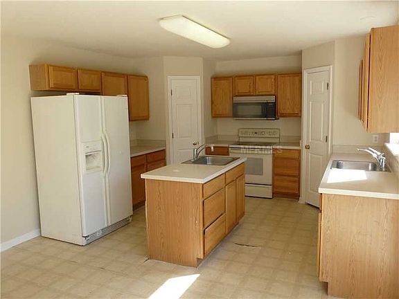 3rd image of 650 Woodland Creek Blvd