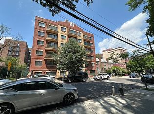 8414 143rd St APT 3F, Briarwood, NY 11435