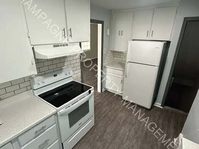 5400 Swope Pkwy — Photo 6