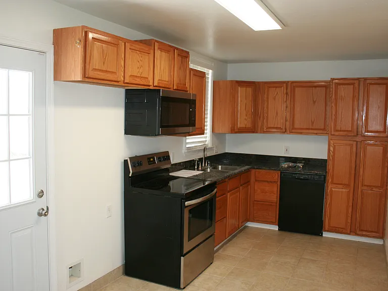 1460 Oxford Way — Photo 62