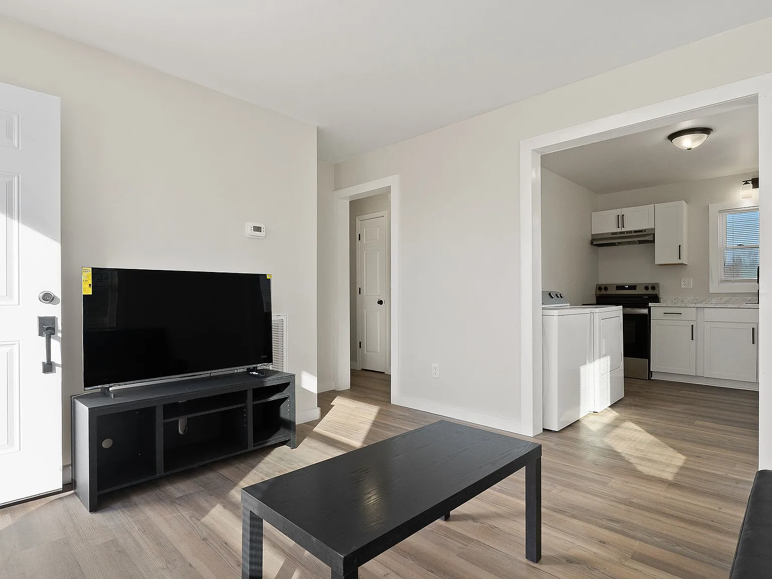 2 bed, 660 sqft, $1,200 — Photo 1