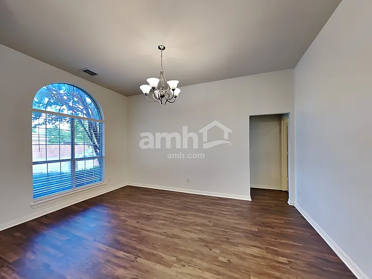 6213 Richmond Dr — Photo 9