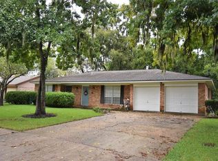 53 Dogwood Ct, Lake Jackson, TX 77566