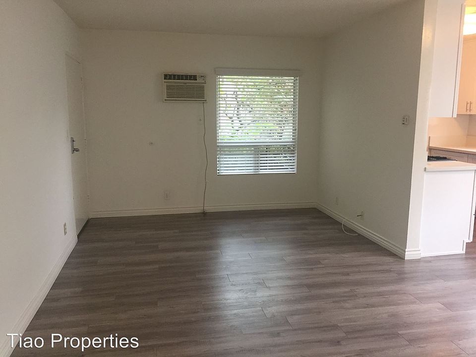 1st image of 5903 Cahuenga Blvd APT 12