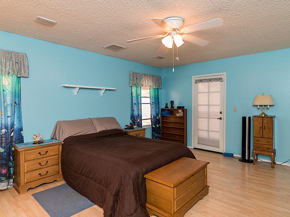 4th image of 8002 W Windrose Dr