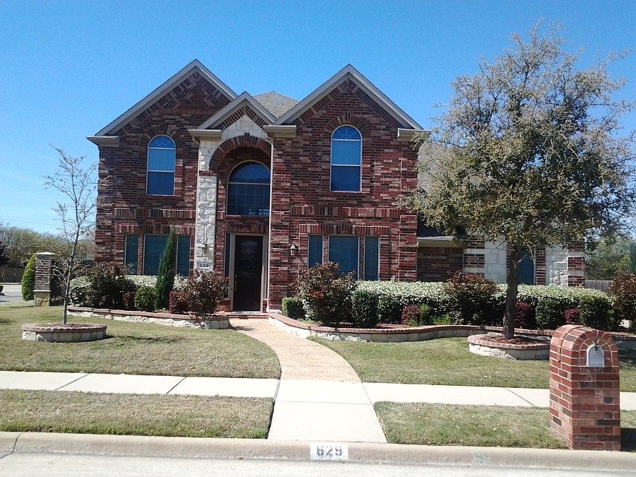 1st image of 629 Twin Hills Ln