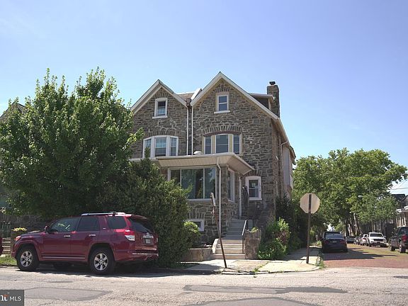 3rd image of 1418 W Somerville Ave