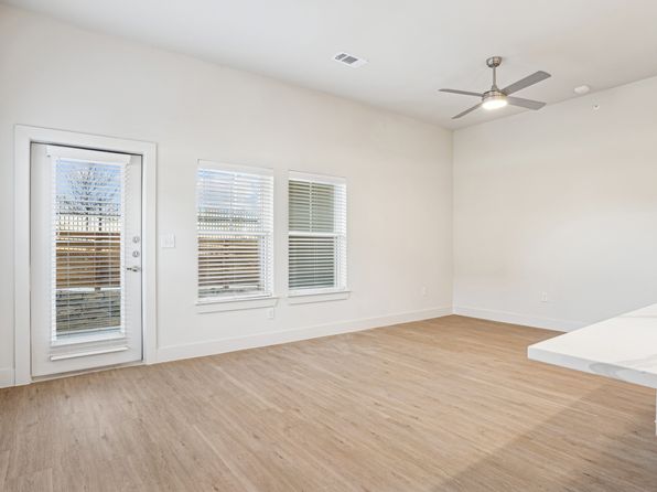 Sherman Park Village | 1350 W Taylor St, Sherman, TX