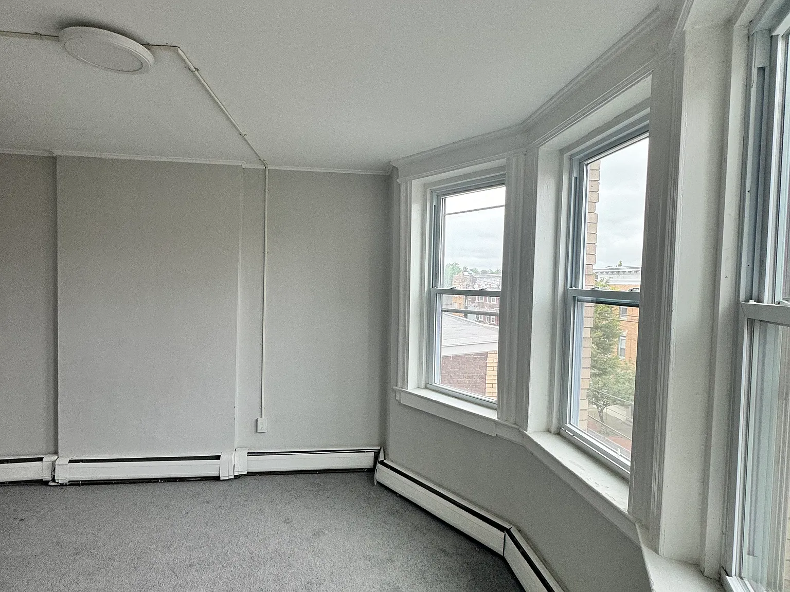 91 Pine St — Photo 2