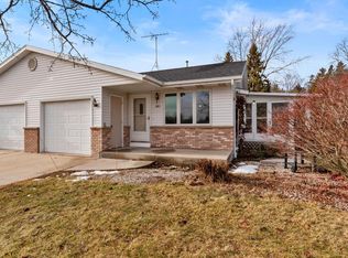 526 N 12th St, Oostburg, WI 53070