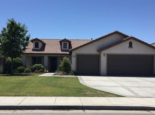 10619 Valverde Dr, Bakersfield, CA 93311