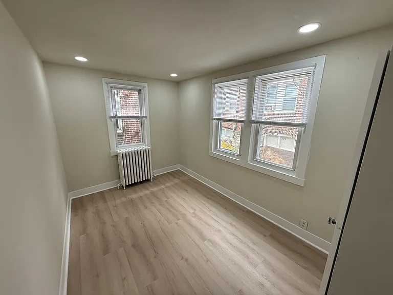 220 Court Ave — Photo 5