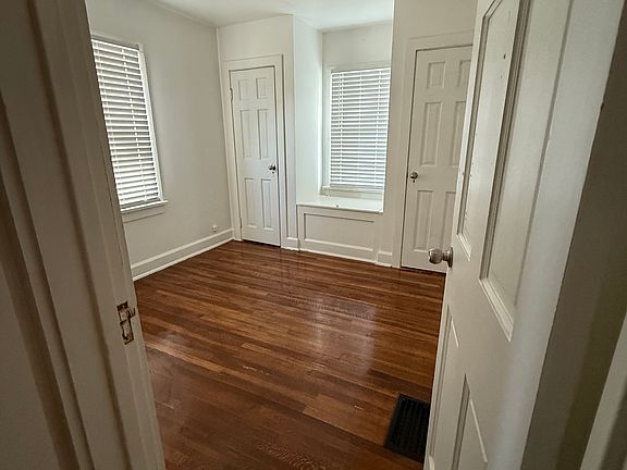 2nd image of 120 W Walnut St #A