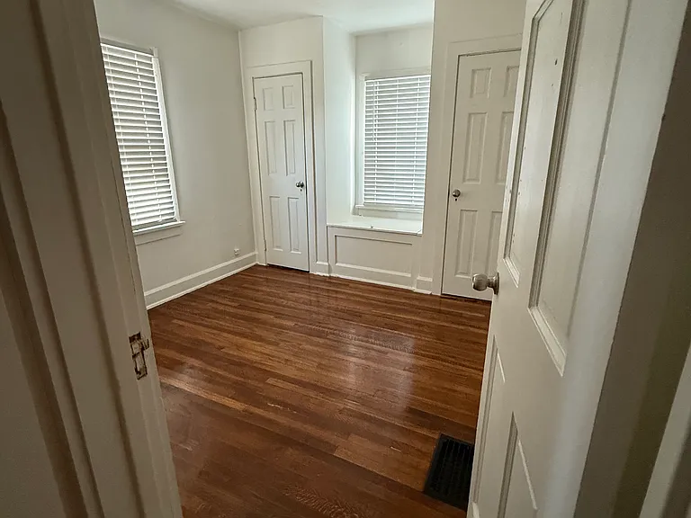 120 W Walnut St #A — Photo 2