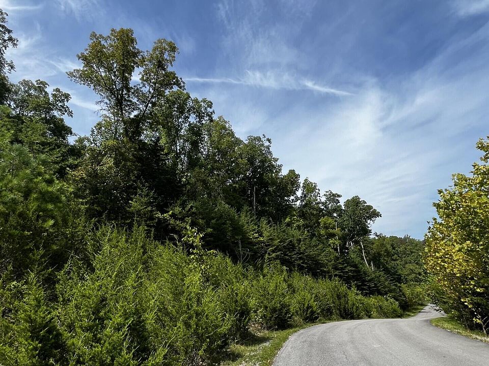 1st image of Emerald Pointe Blvd