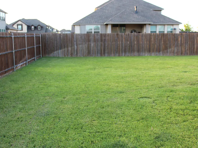 1221 Verheyden Dr — Photo 3