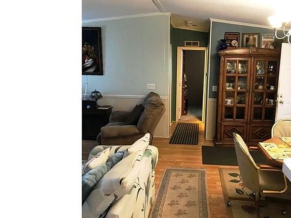 5th image of 3051 Cove Dr