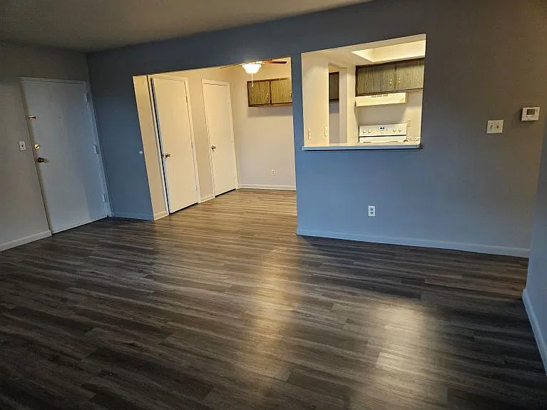 2 bed, 800 sqft, $900 — Photo 2