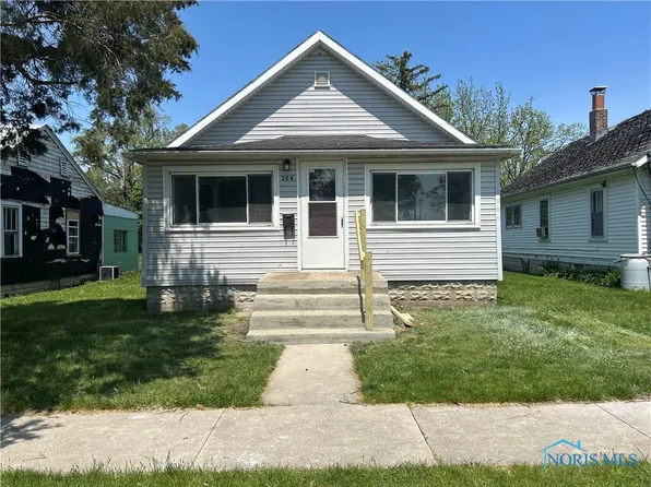204 E Jones St, Fostoria, OH 44830
