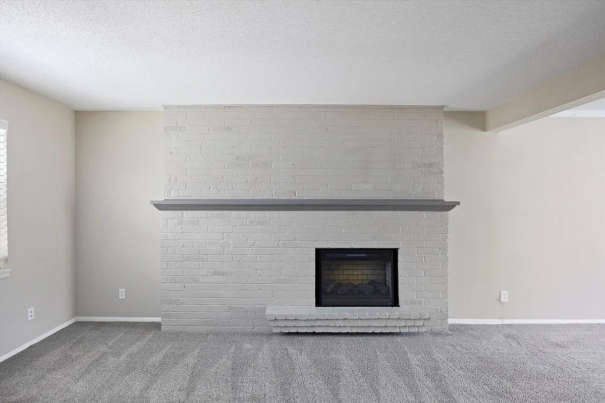 2 bed, 1.5 bath, 1815 sqft, $1,800 — Photo 3