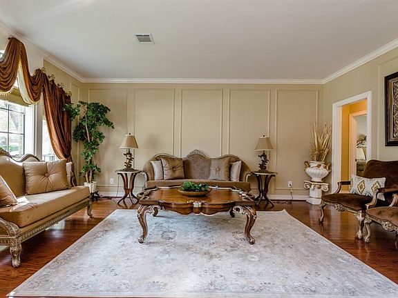 5th image of 7611 Shady Way Dr