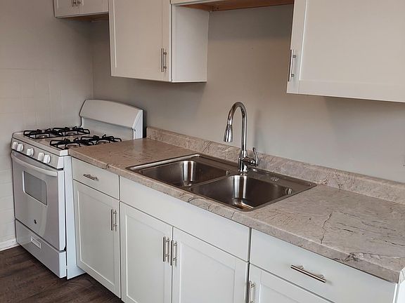 3rd image of 405 E Sherwood Ave