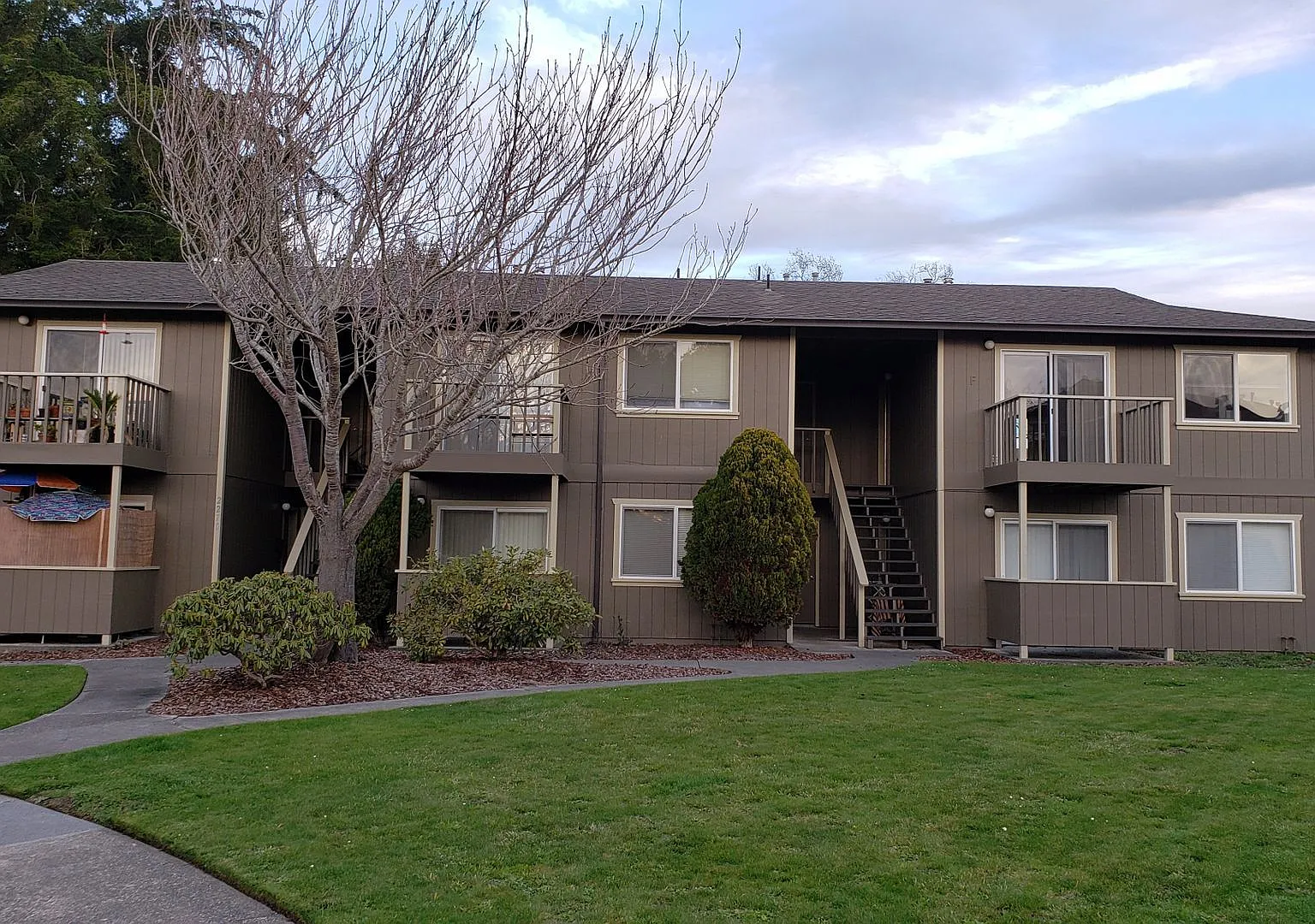 2270 gregori — Photo 1