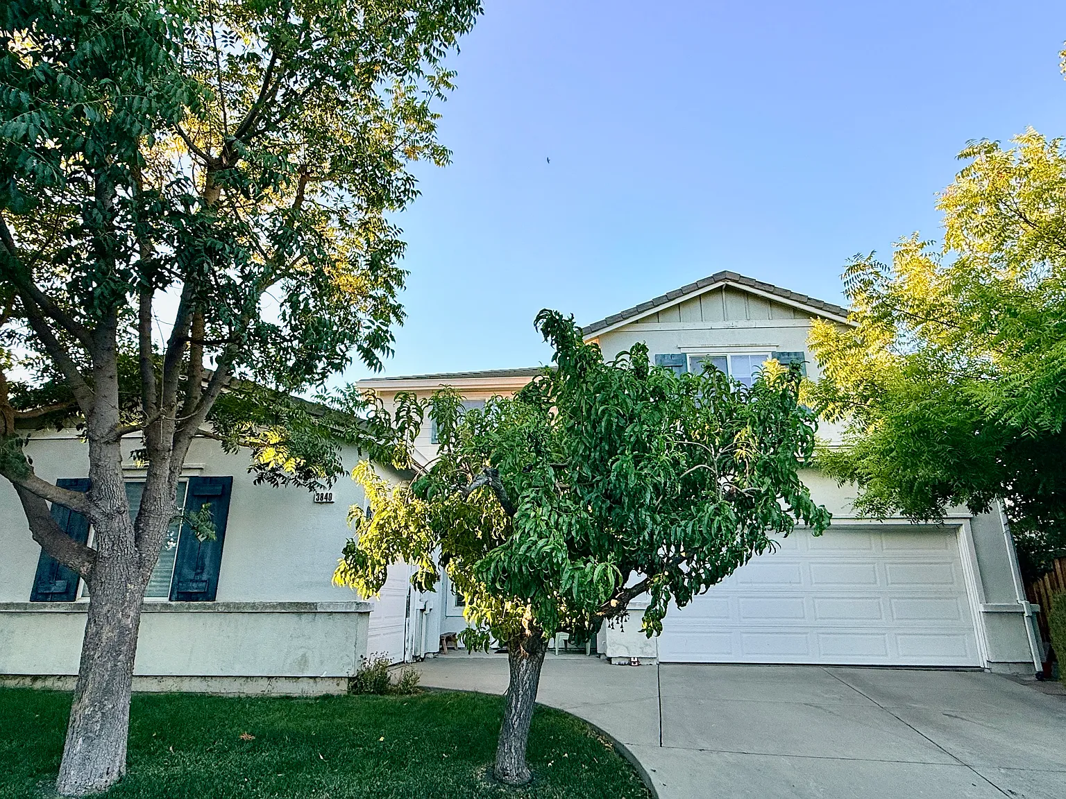 4 bed, 3607 sqft, $4,000 — Photo 3