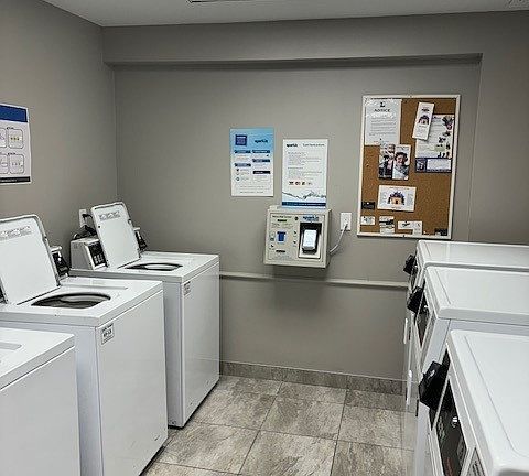 4th image of 380 Burnham St #303