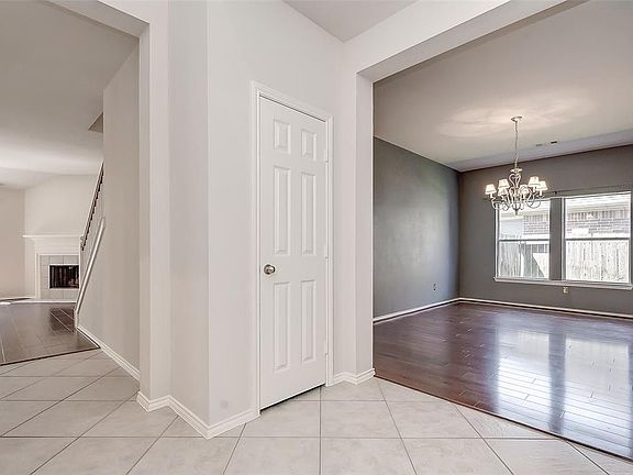 3rd image of 26511 Abbey Springs Ln