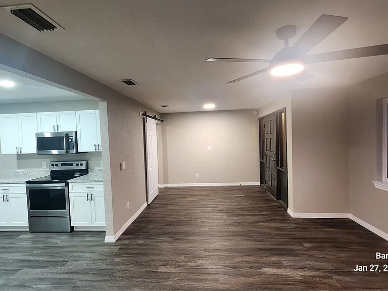 728 Essex Rd — Photo 5