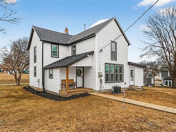 5th image of 207 2nd St