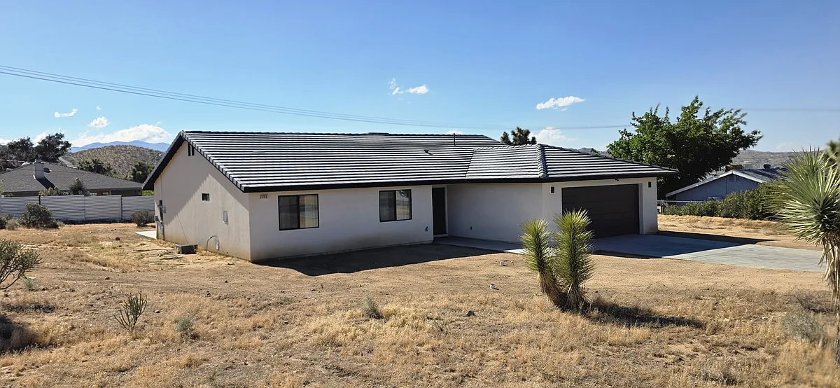 Building Photo - 8160 Palomar Ave