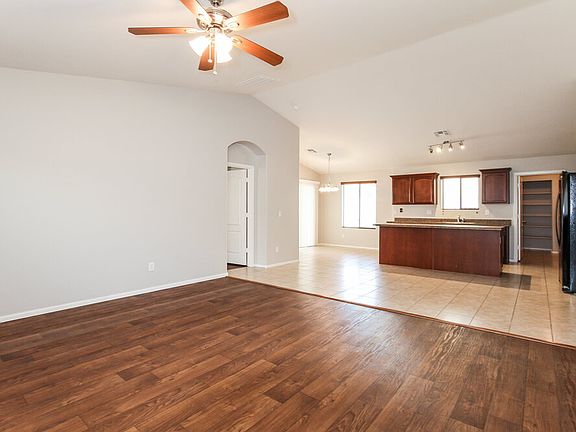 3rd image of 7258 W Glenn Dr