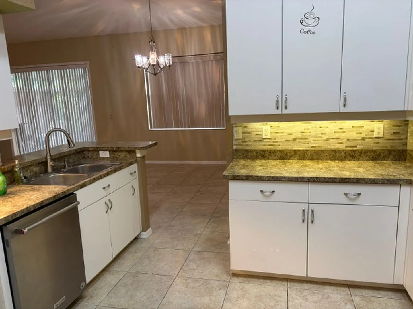 3,2,2 Located in Deerfield Estates — Photo 2