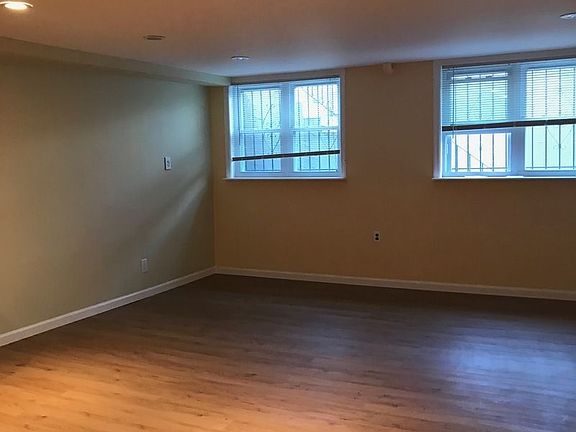 3rd image of 3132 46th St