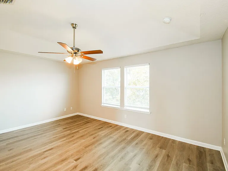 2326 Sunset Bluff Dr — Photo 10