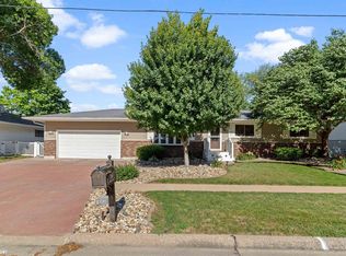 824 Easy St, Burlington, IA 52601