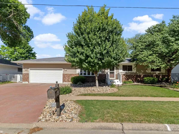 824 Easy St, Burlington, IA 52601