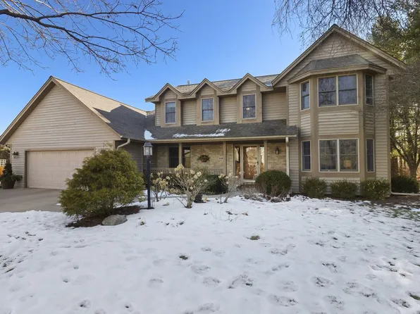 1100 Cooper Hawk DRIVE, Burlington, WI 53105