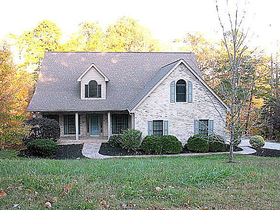 2nd image of 955 Rocky Knoll Ln