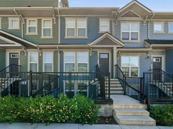 124 W Cranbrook Sq SE, Calgary, AB T3M 3E3