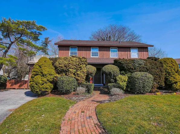 4 Essex Ct, Margate, NJ 08402