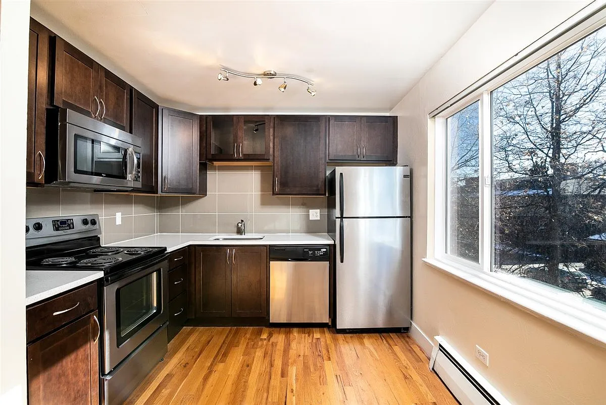 Esplanade Apartments — Photo 4