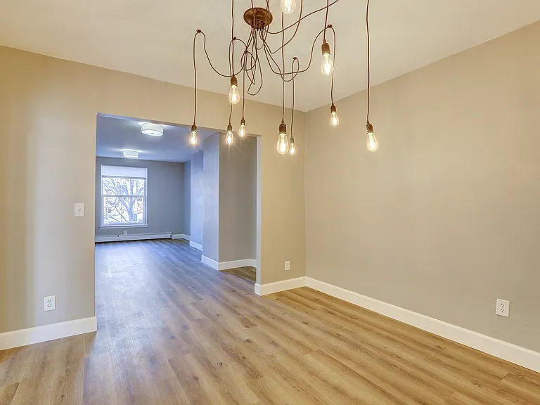 2524 N High St — Photo 12