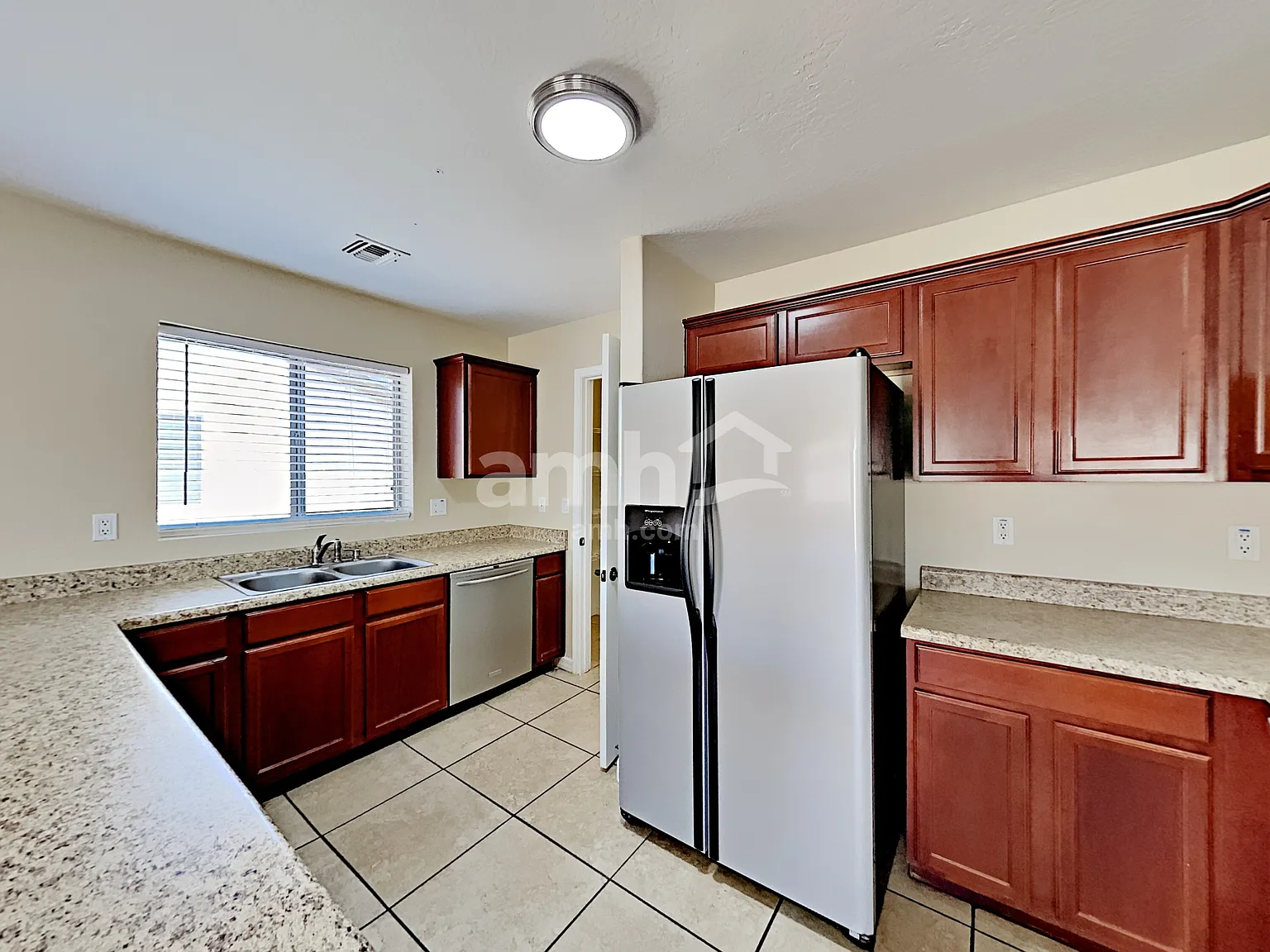 5 bed, 3.0 bath, 2228 sqft, $2,340 — Photo 3