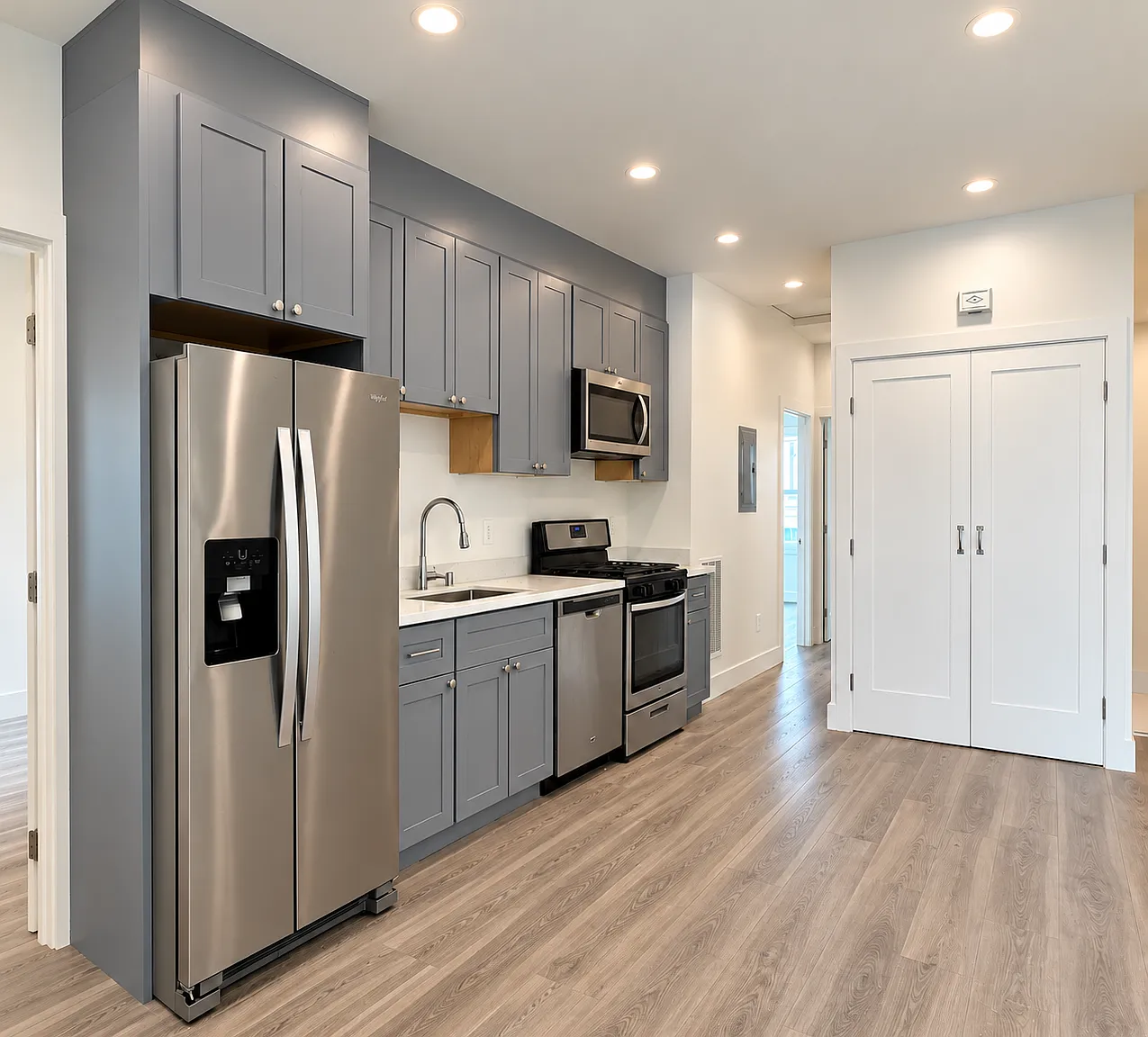 4 bed, 4.0 bath, 1229 sqft, $5,300 — Photo 4