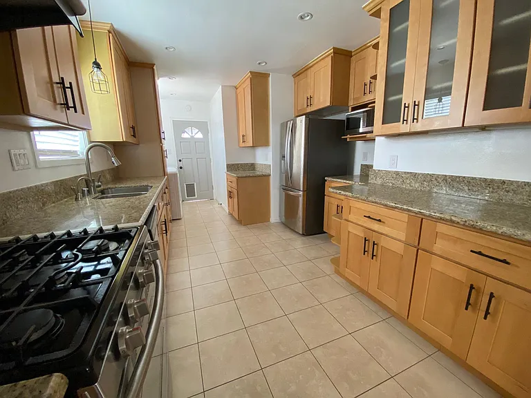 3713 W 184th Pl — Photo 14