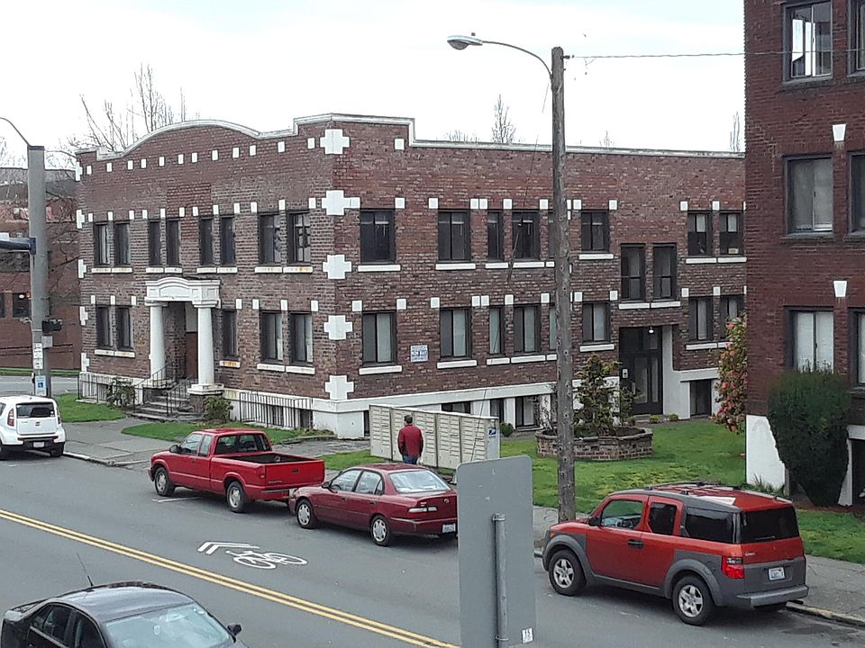 1st image of 2630 Hoyt Ave APT 12