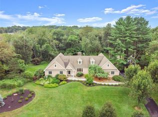 25 Sanford Dr, Easton, CT 06612